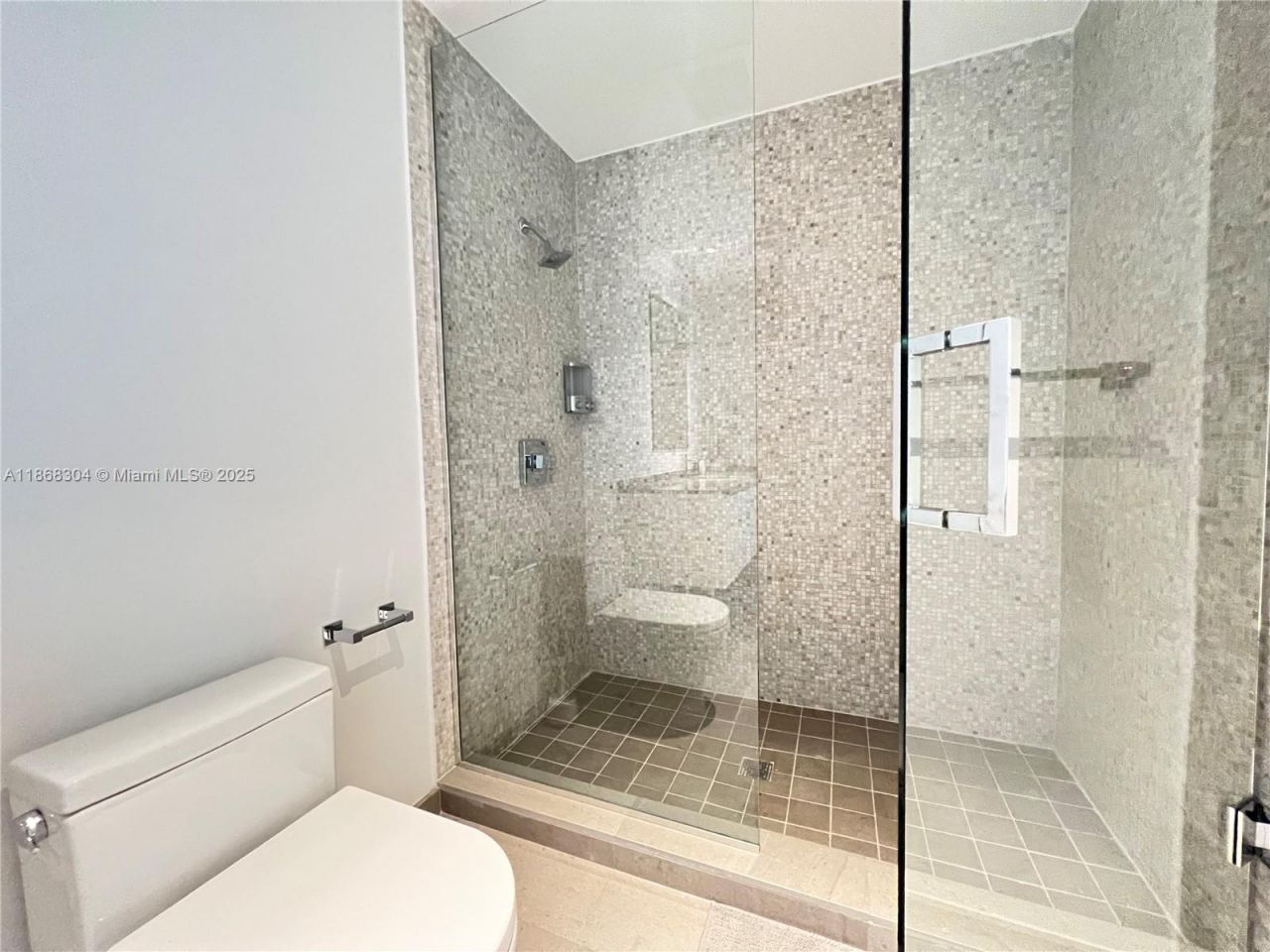 68 SE 6th St, Unit 1003, Miami, FL 33131 Photo