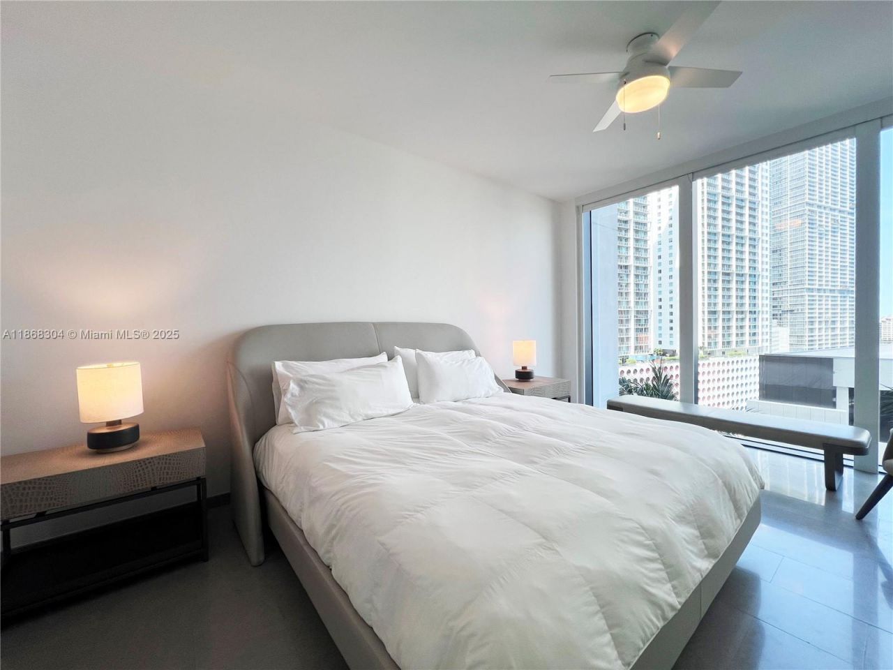 68 SE 6th St, Unit 1003, Miami, FL 33131 Photo