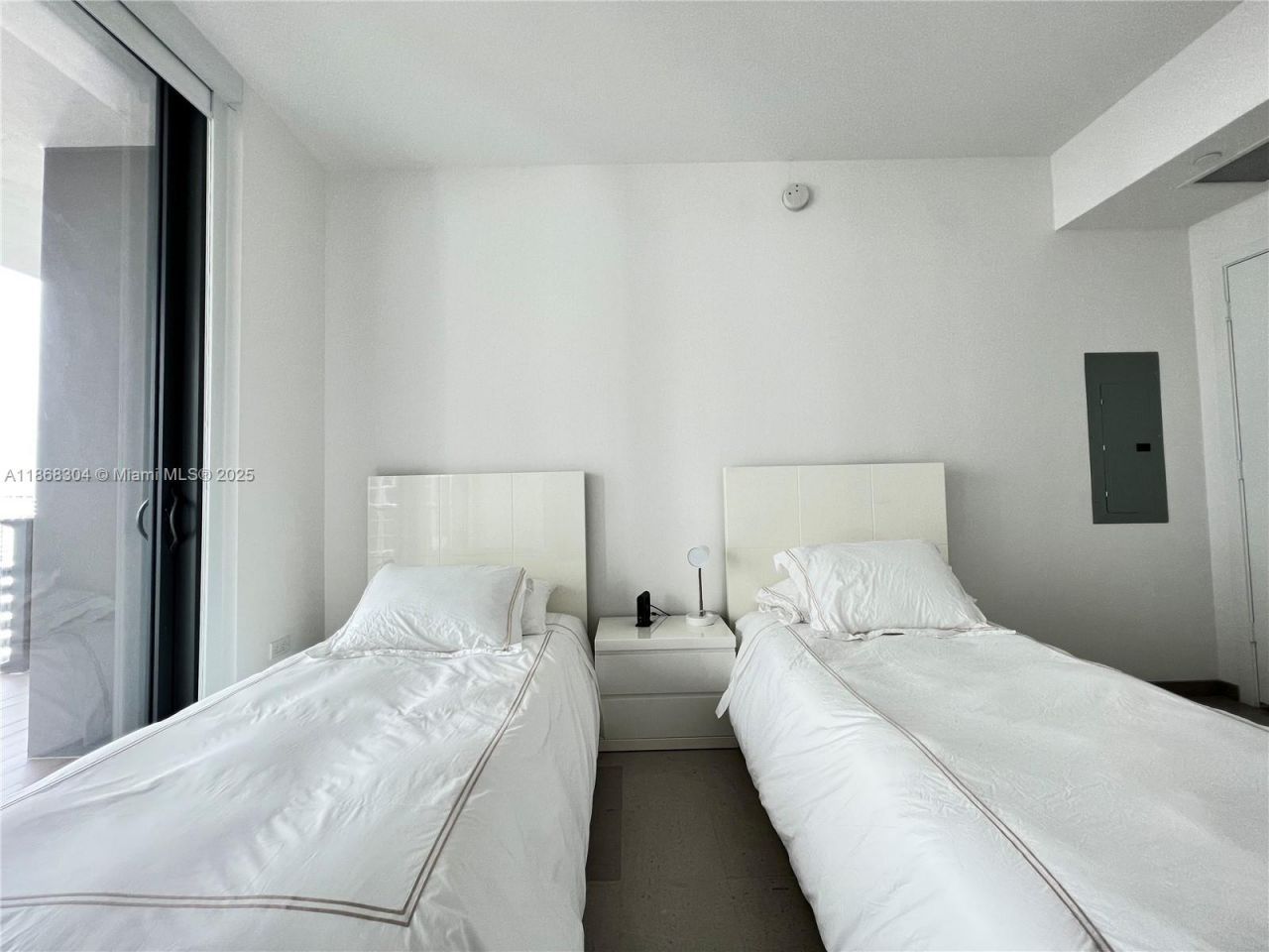 68 SE 6th St, Unit 1003, Miami, FL 33131 Photo