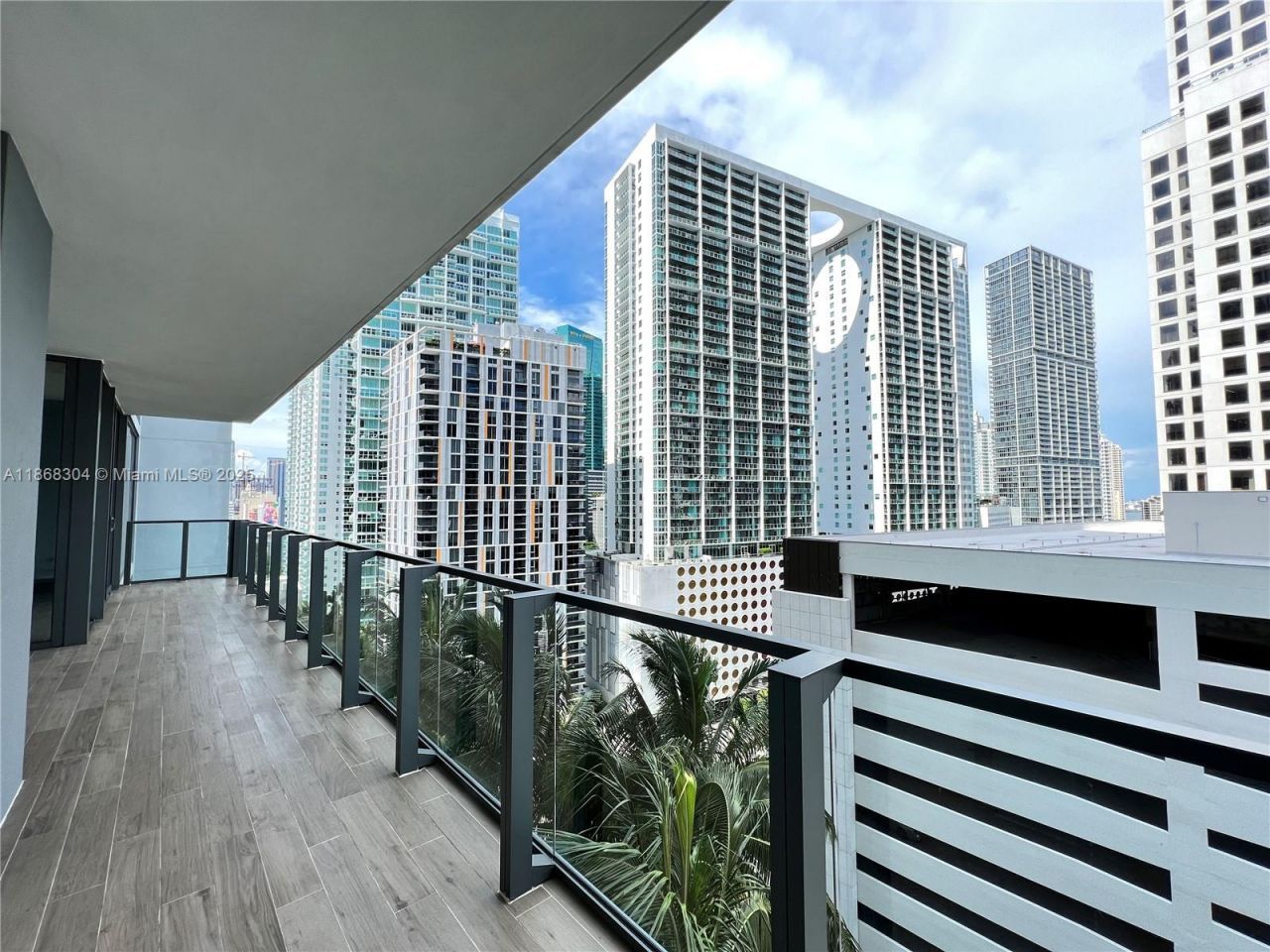 68 SE 6th St, Unit 1003, Miami, FL 33131 Photo