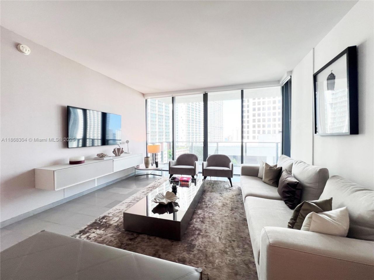 68 SE 6th St, Unit 1003, Miami, FL 33131 Photo