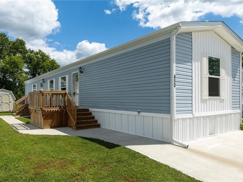 412 Windsor Lane, Goshen, OH 45140 Photo 1