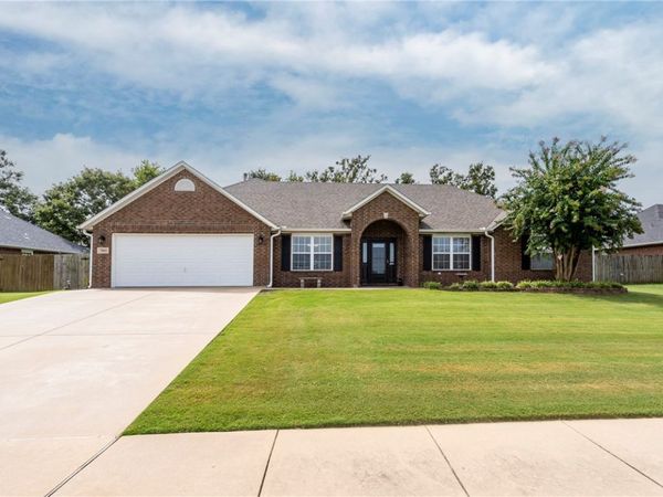 7004 David Drive, Siloam Springs, AR 72761