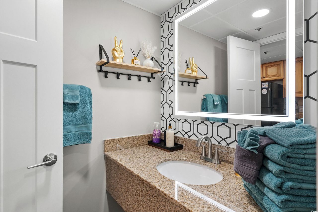 3000 N Ocean Blvd. Photo 15