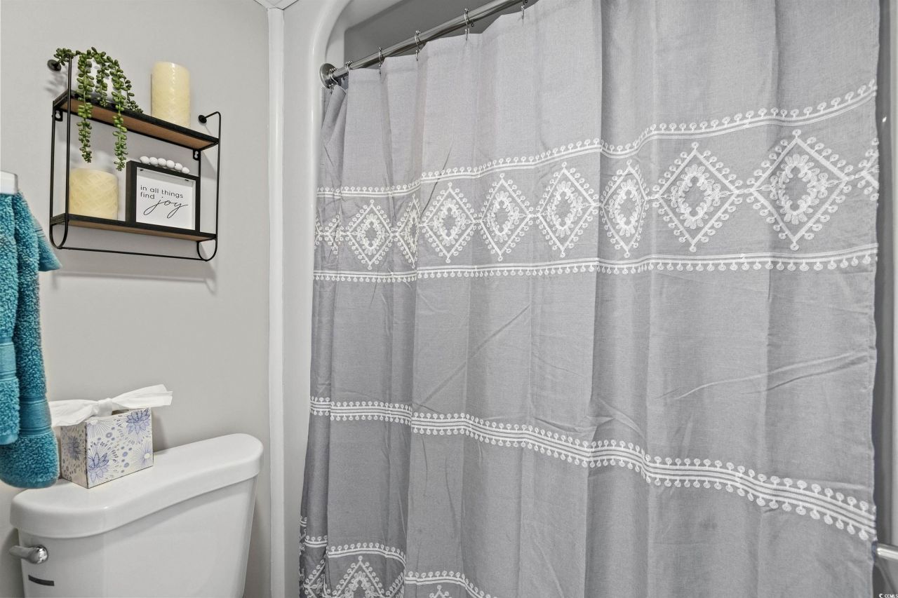 3000 N Ocean Blvd. Photo 16