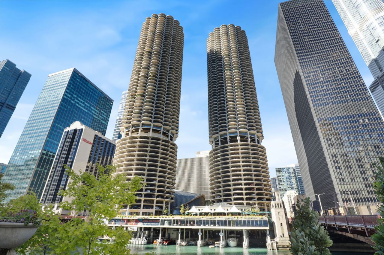 300 N State Street, Unit 4135, Chicago, IL 60654 Main Photo