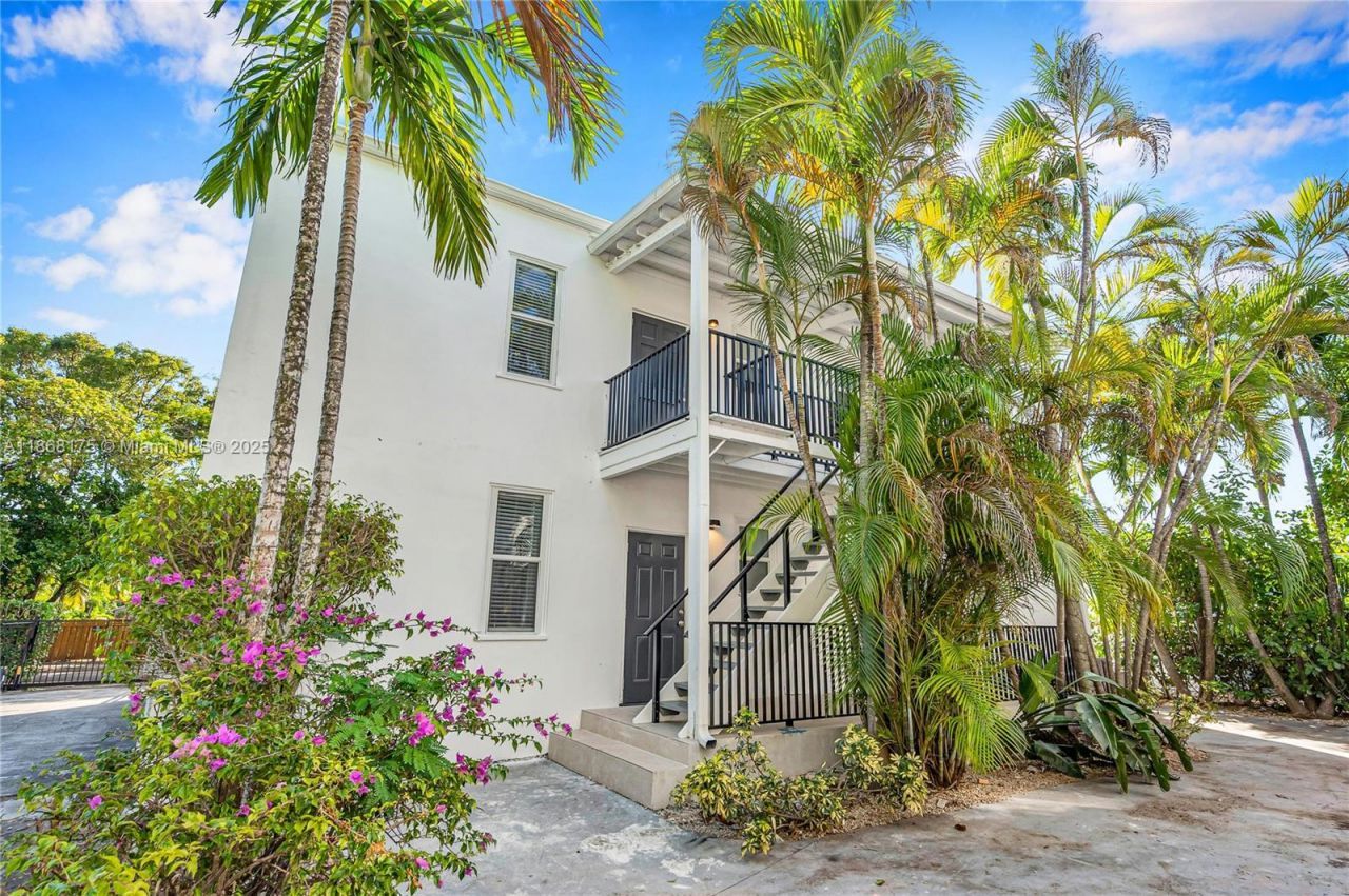 893 NE 81st St, Miami, FL 33138 Photo
