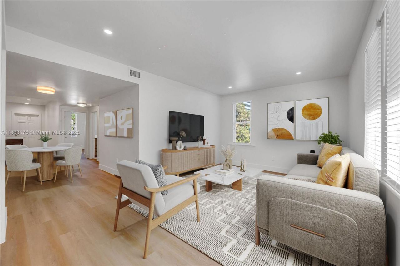 893 NE 81st St, Miami, FL 33138 Photo