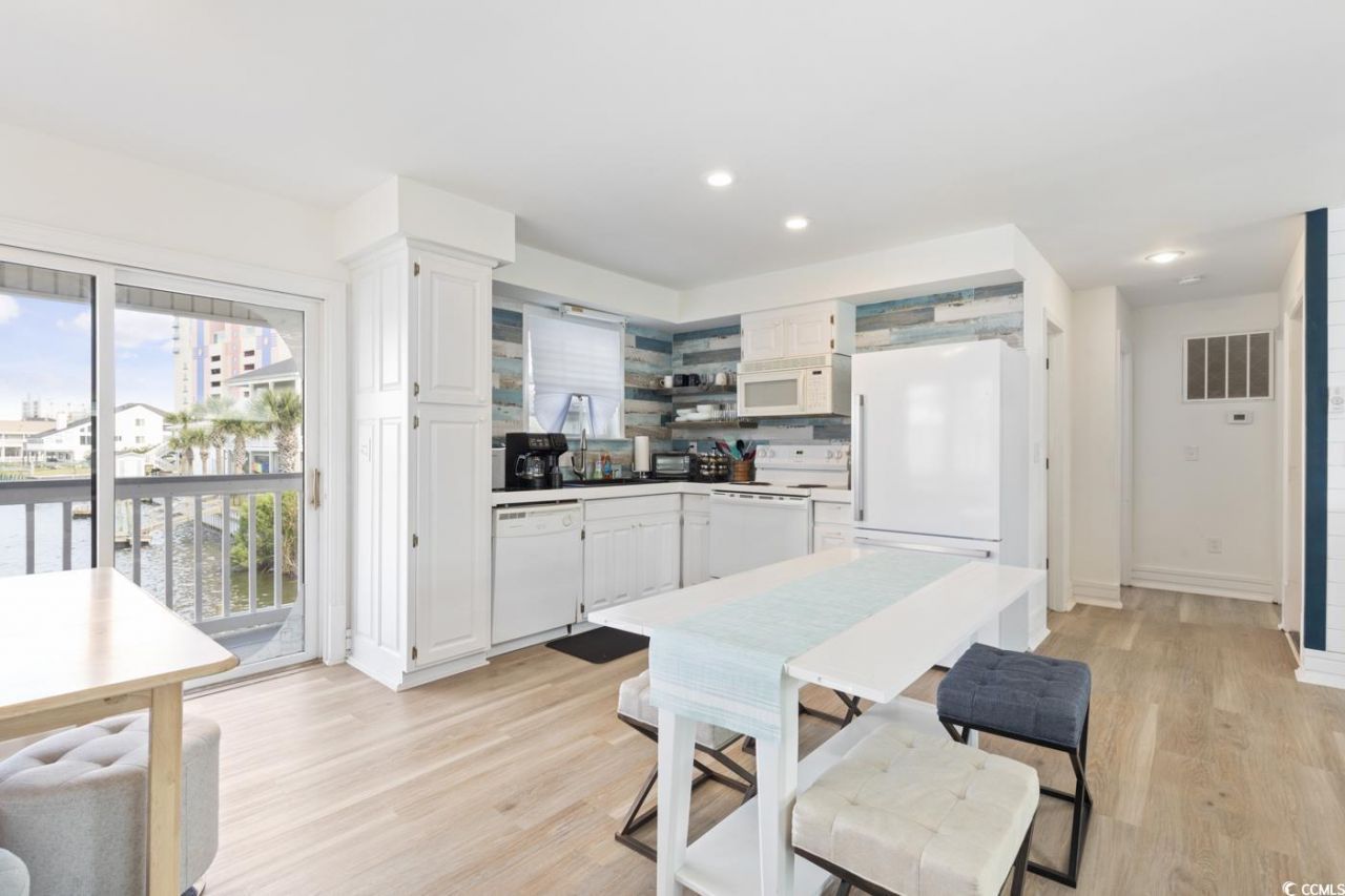 210 34th Ave. N Photo 6