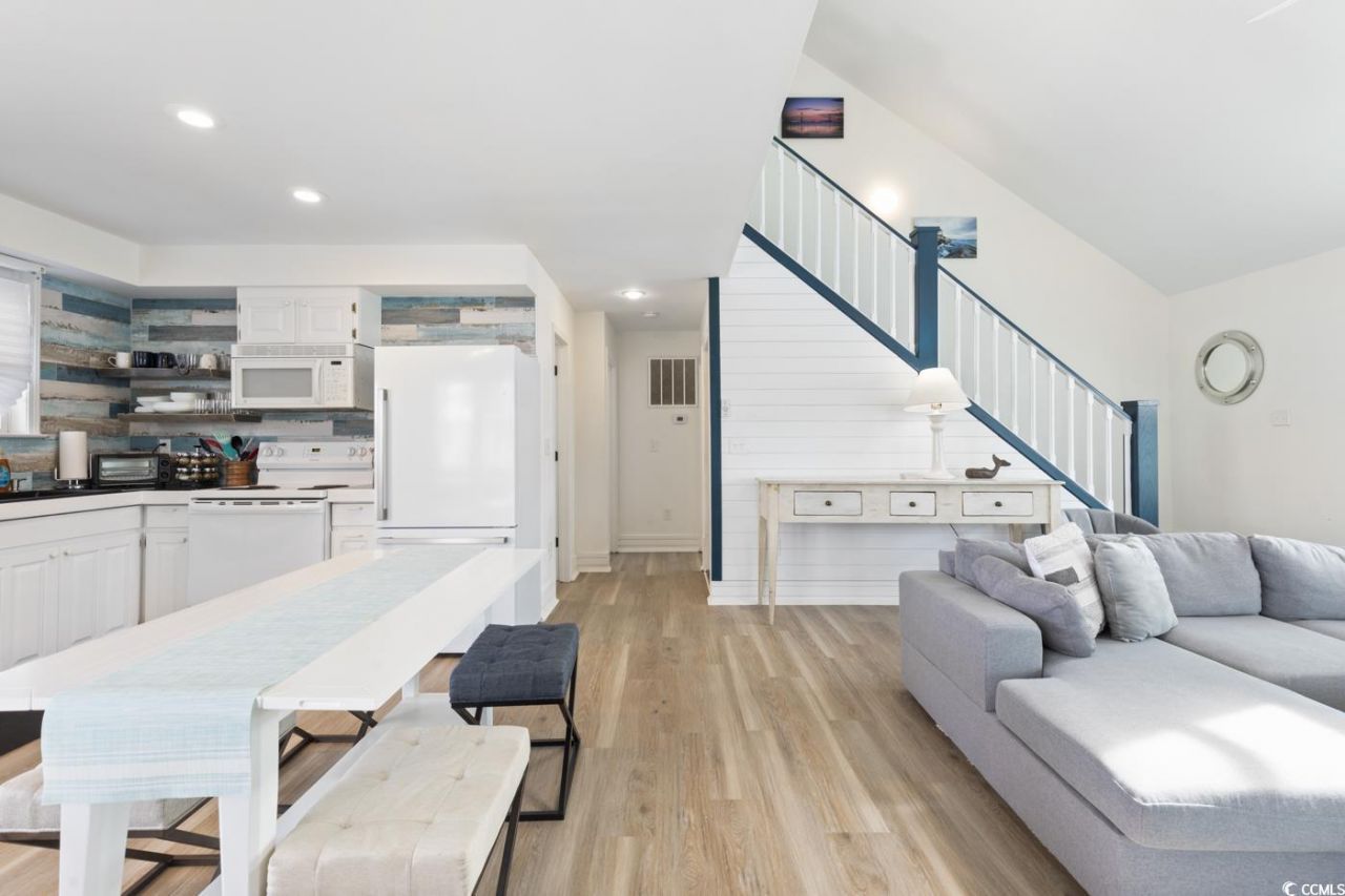 210 34th Ave. N Photo 7