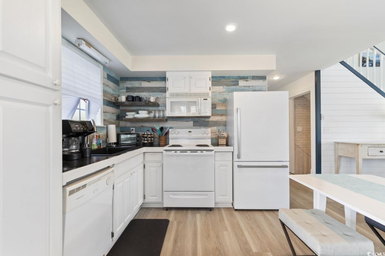 210 34th Ave. N Photo 9