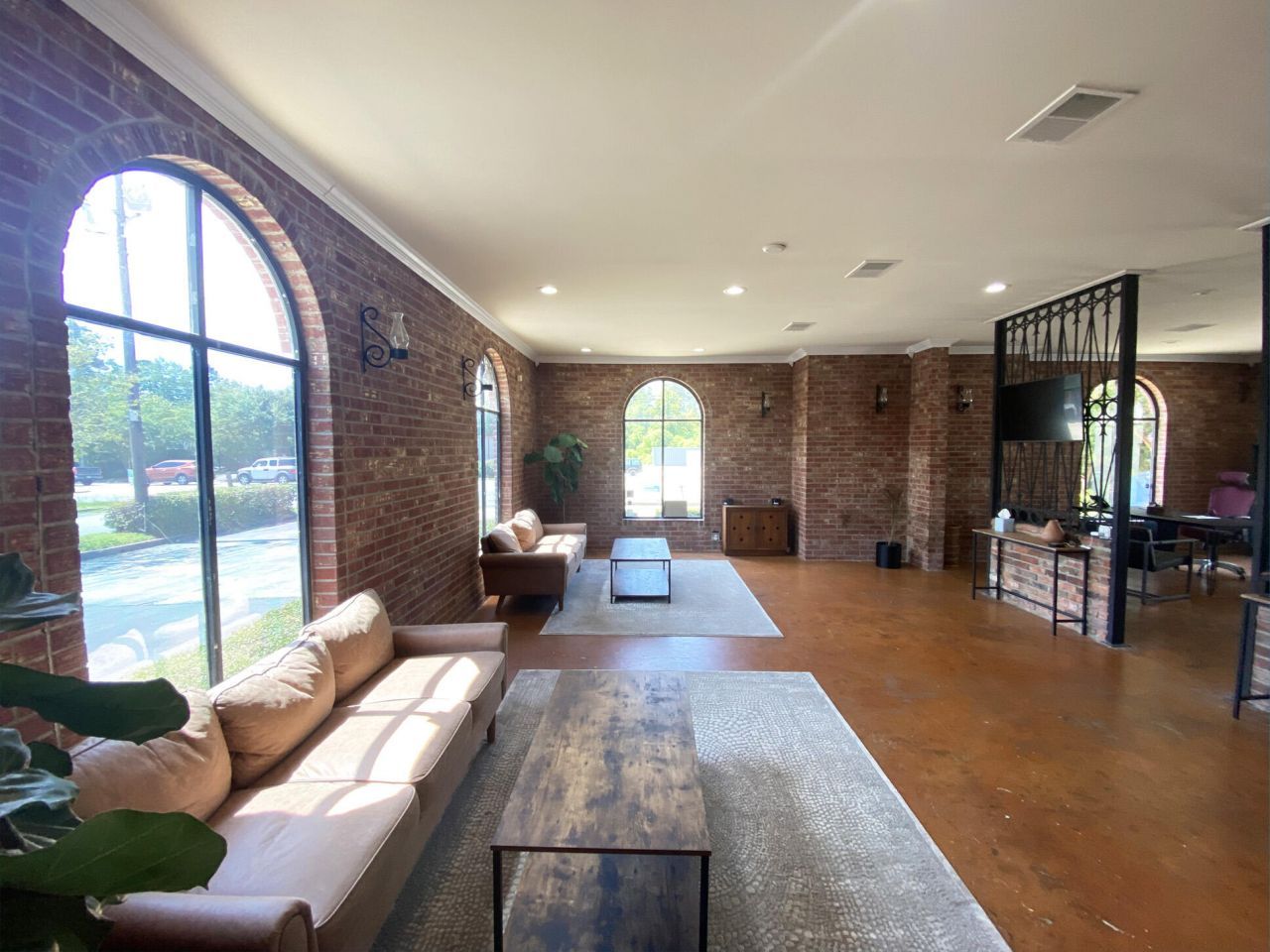 321 E 5th N Street Photo 5