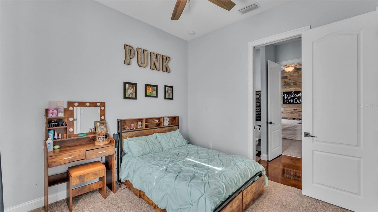 18940 Commonwealth Avenue N, Polk City, FL 33868 Photo