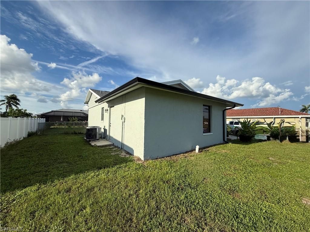 421 SW 21st Ter, Cape Coral, FL 33991 Photo