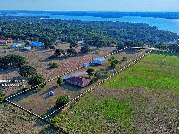 1740 Oak Shores Road, Nocona, TX 76255