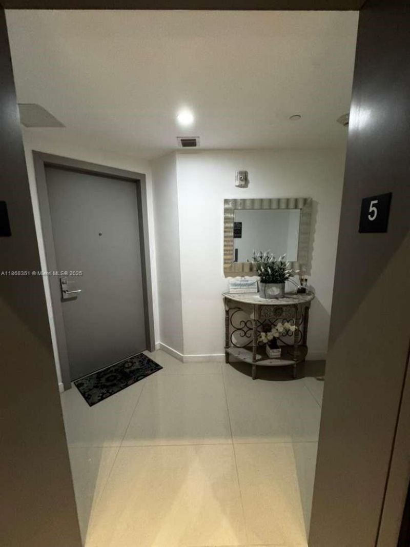 488 NE 18th St, Unit 511, Miami, FL 33132 Photo