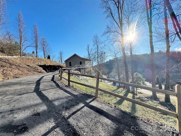 78 Rio Bravo Drive, Sylva, NC 28779