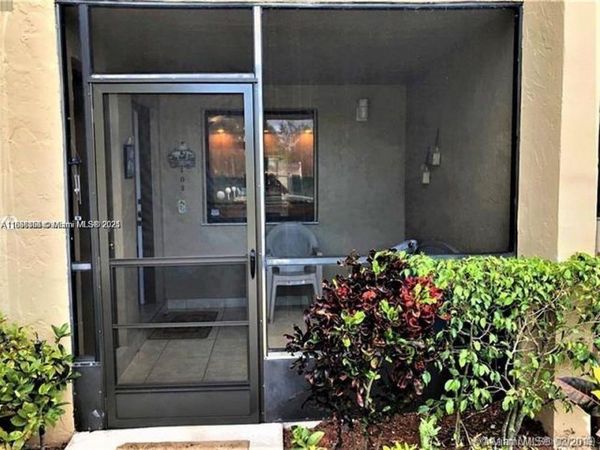 342 Lakeview Dr, Unit 102, Weston, FL 33326