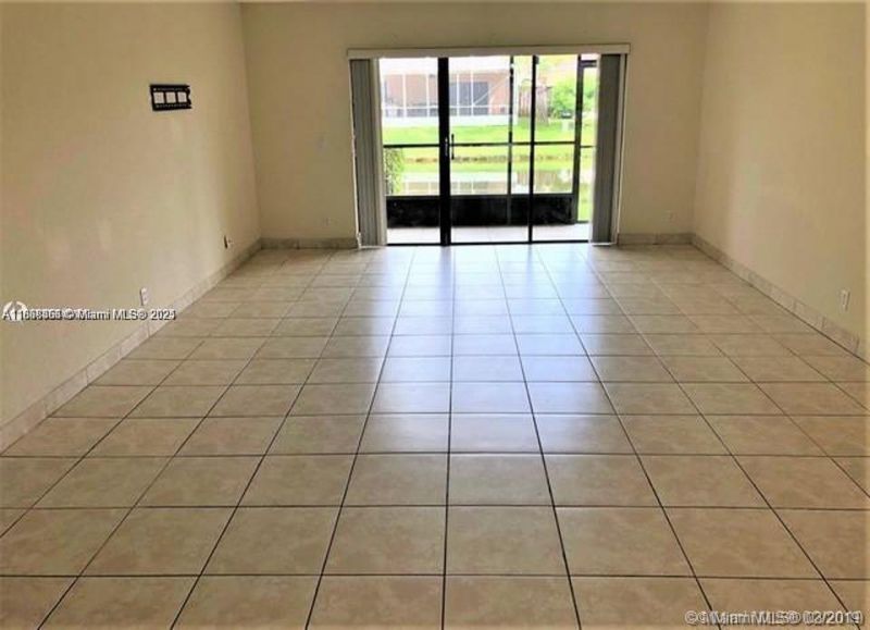 342 Lakeview Dr, Unit 102, Weston, FL 33326 Photo