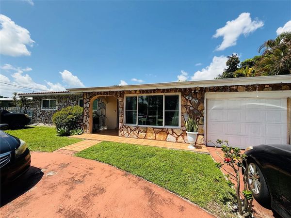 6360 W 8th Ave, Hialeah, FL 33012