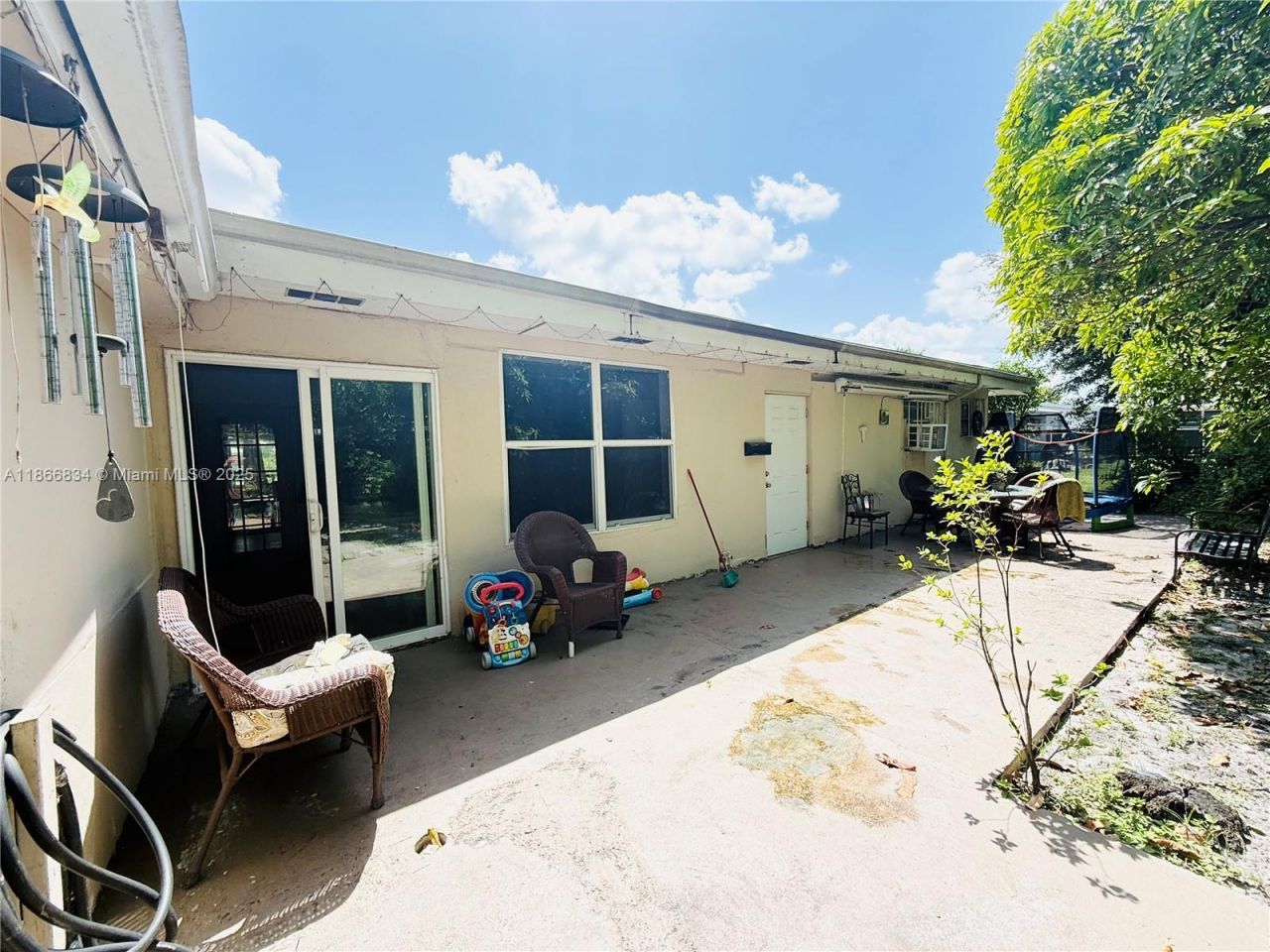 6360 W 8th Ave, Hialeah, FL 33012 Photo