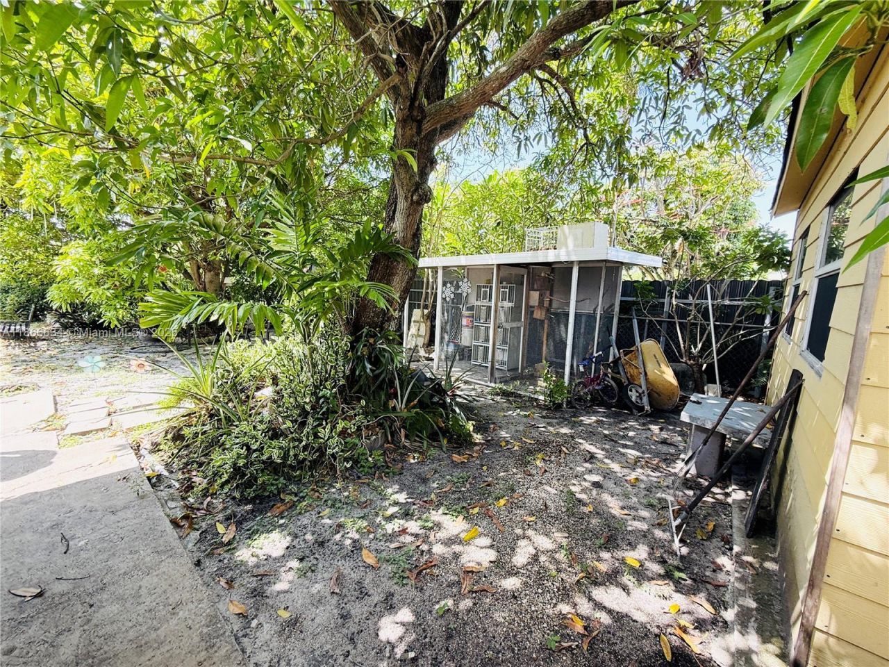 6360 W 8th Ave, Hialeah, FL 33012 Photo