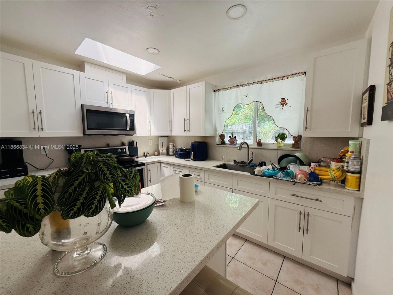 6360 W 8th Ave, Hialeah, FL 33012 Photo