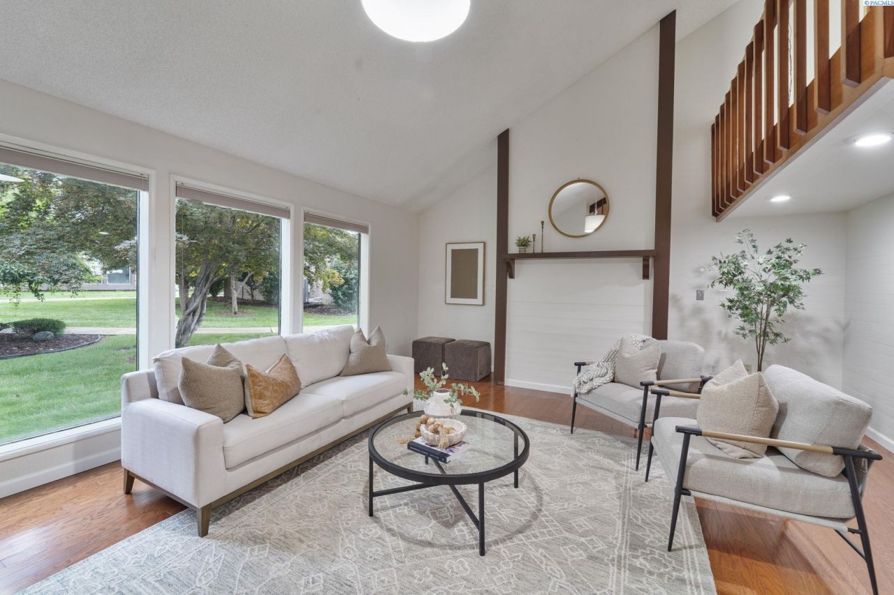 4214 W Klamath, Unit B4, Kennewick, WA 99336 Main Photo