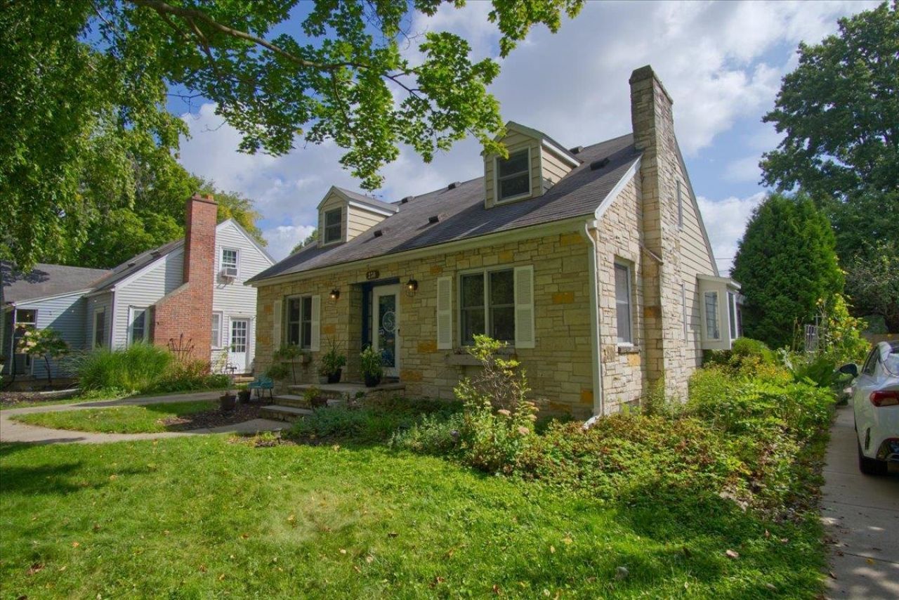 53704 Homes for Sale and Real Estate, Woodman, WI - Stark