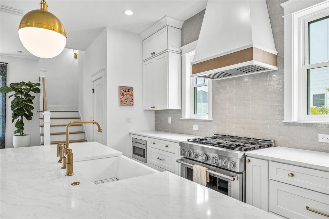 3037 10th Street N, Saint Petersburg, FL 33704 Photo