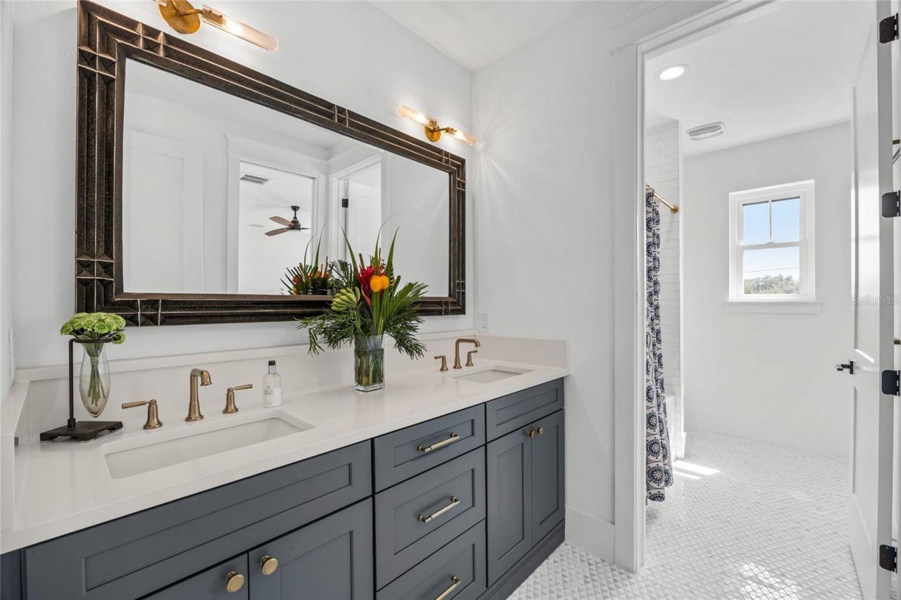 3037 10th Street N, Saint Petersburg, FL 33704 Photo