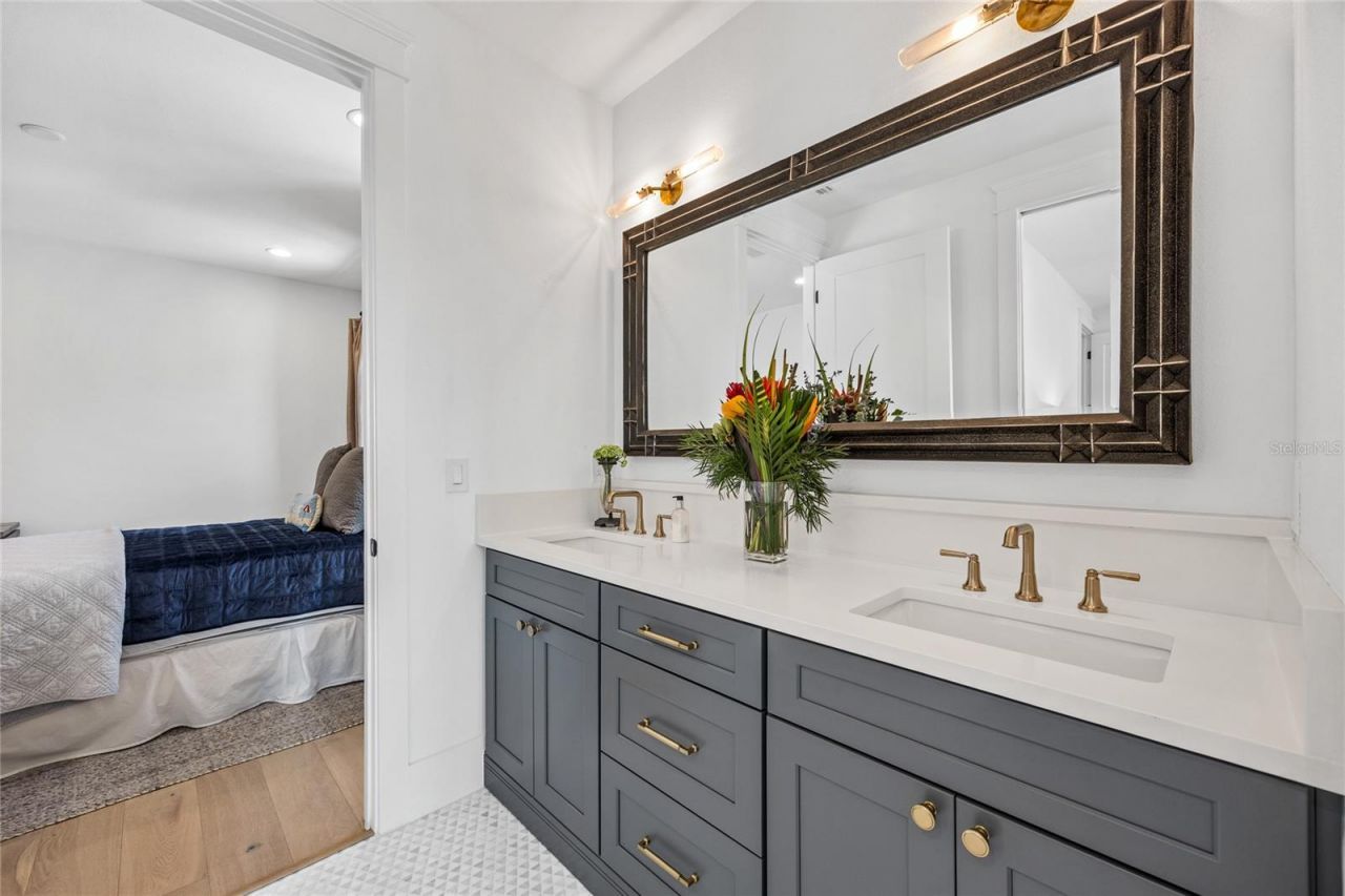 3037 10th Street N, Saint Petersburg, FL 33704 Photo