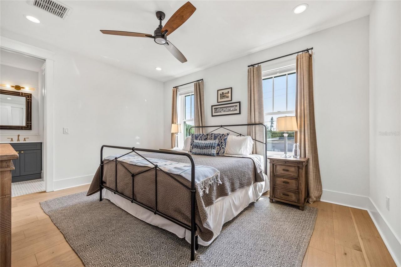 3037 10th Street N, Saint Petersburg, FL 33704 Photo