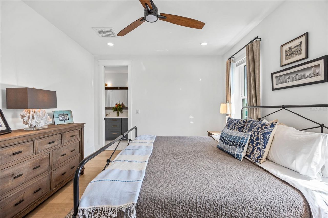 3037 10th Street N, Saint Petersburg, FL 33704 Photo