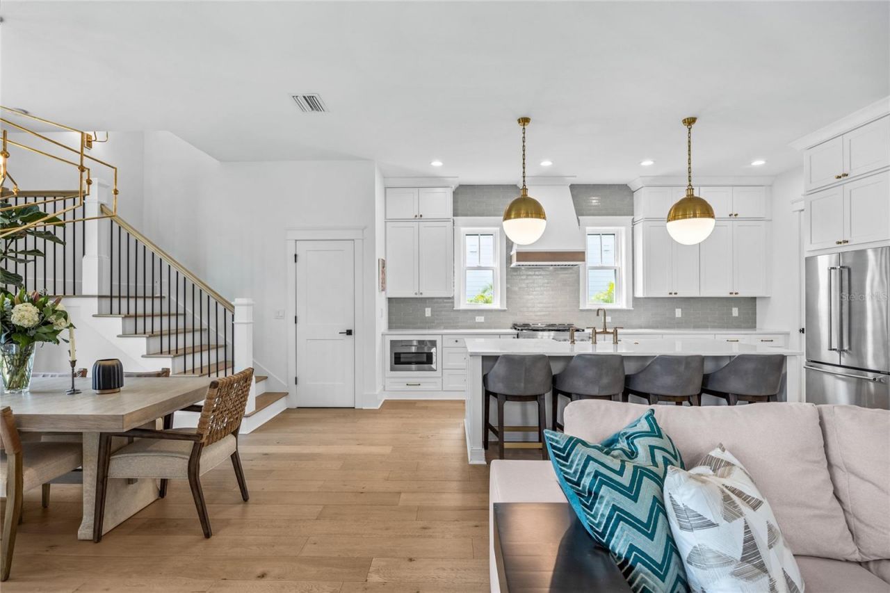 3037 10th Street N, Saint Petersburg, FL 33704 Photo