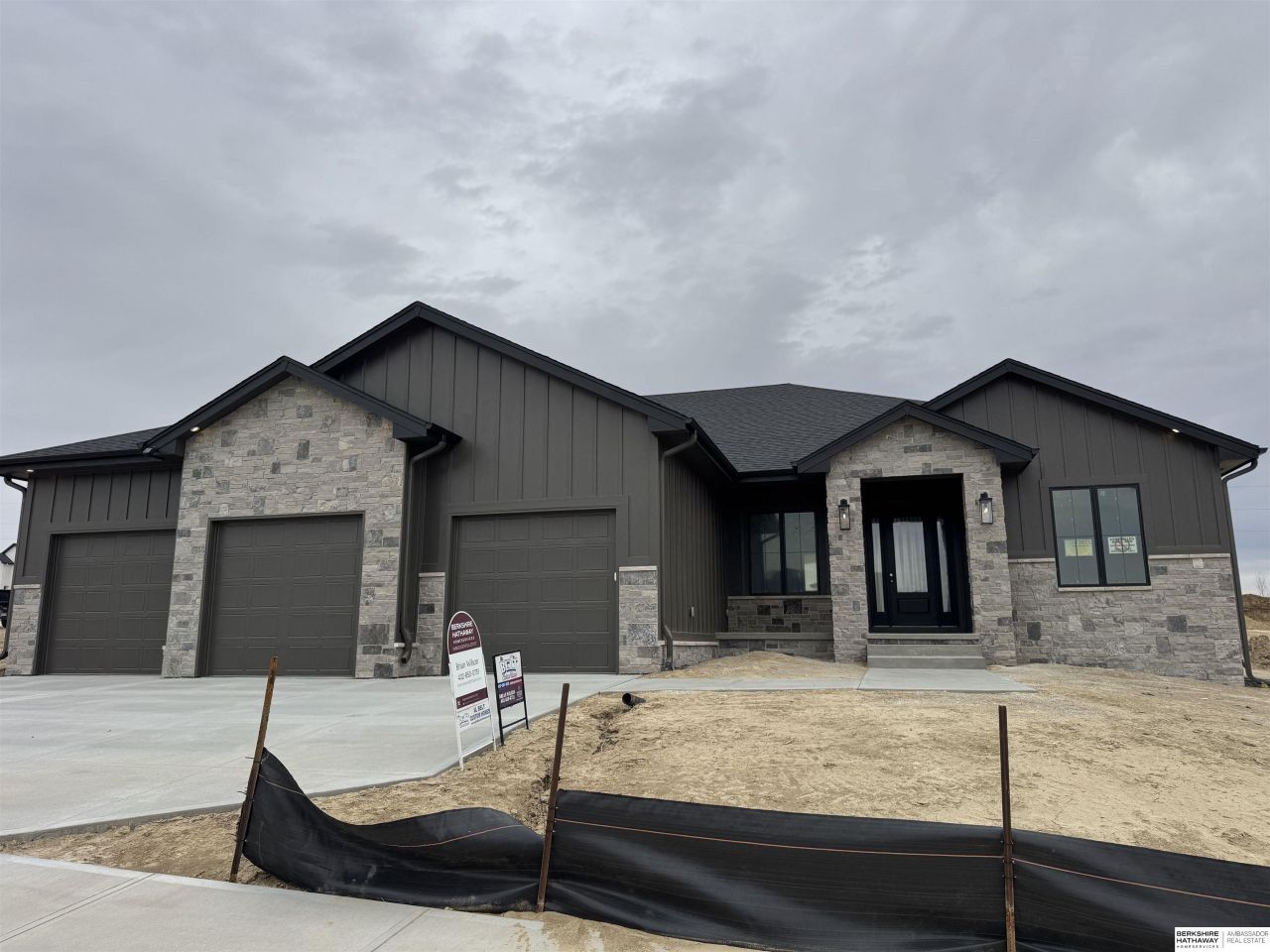 3637 S 218th Street, Elkhorn, NE 68022 Main Photo