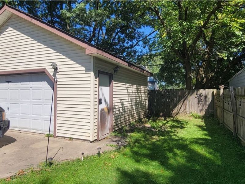 14018 Parkdale Avenue, Cleveland, OH 44111 Photo 6