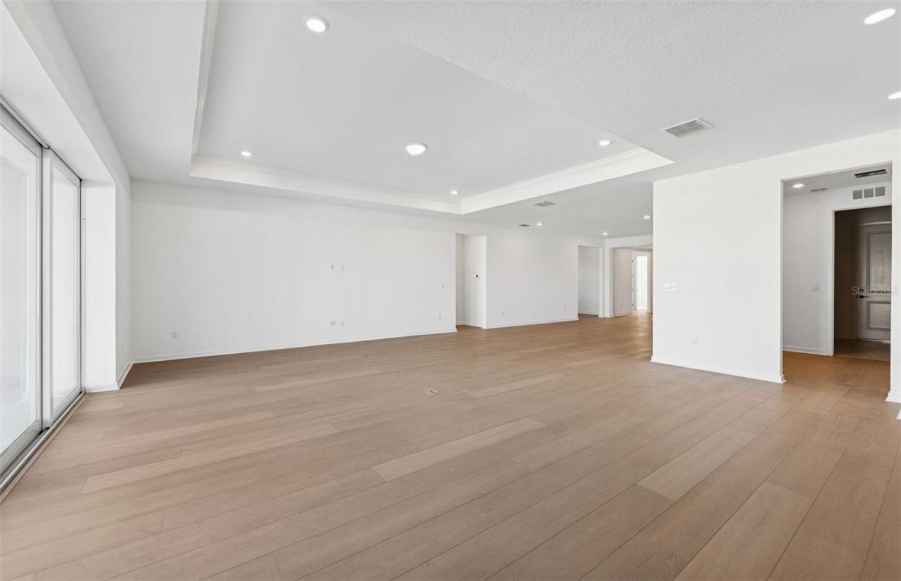 37315 Gunnison Drive, Zephyrhills, FL 33540 Photo