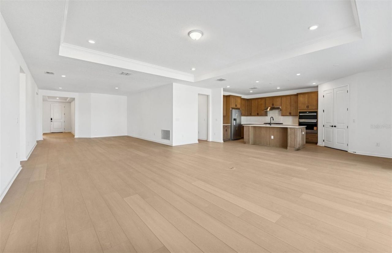 37315 Gunnison Drive, Zephyrhills, FL 33540 Photo