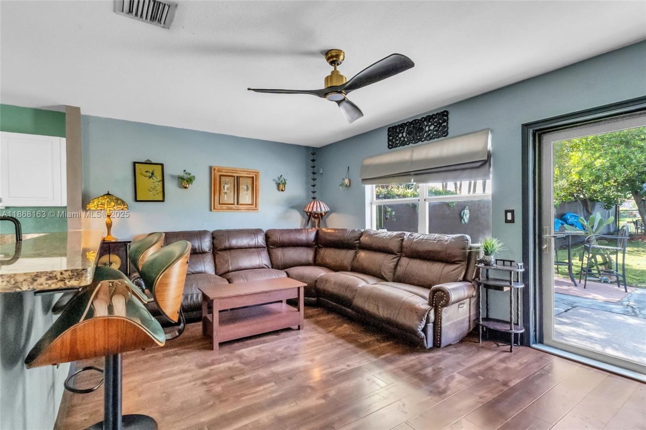 12160 SW 135th Ter, Miami, FL 33186 Photo