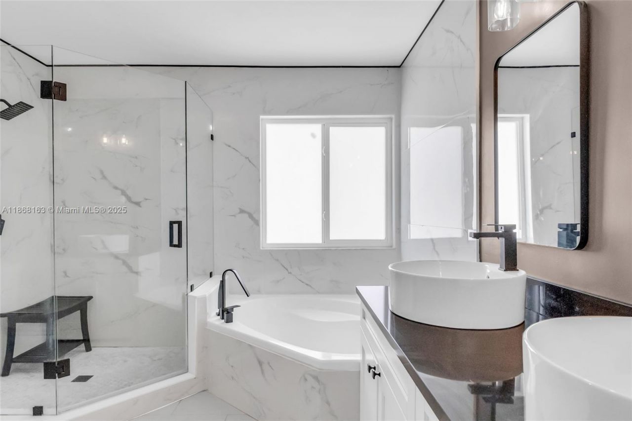 12160 SW 135th Ter, Miami, FL 33186 Photo