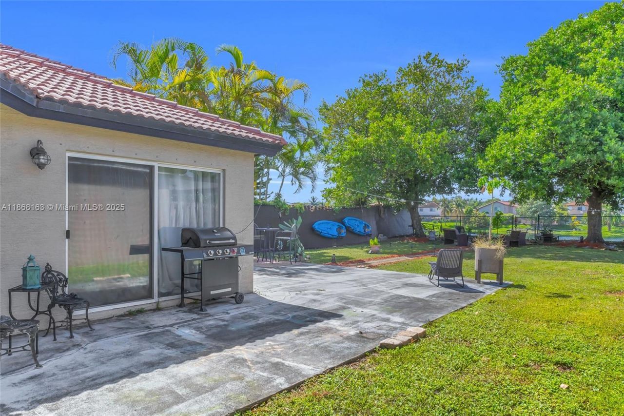 12160 SW 135th Ter, Miami, FL 33186 Photo