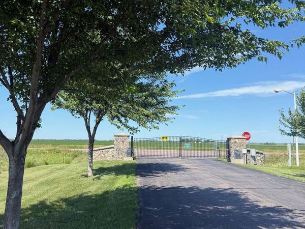 48002 Trading Post Rd, Sioux Falls, SD 57108