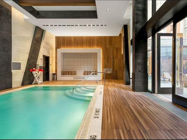 505 W 43rd Street, Unit 3E, New York (Manhattan), NY 10036