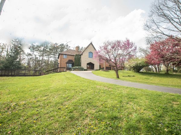 1131 Fourth Avenue, Dixon, IL 61021