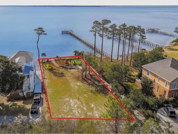 7376 Mulberry Lane, Navarre, FL 32566