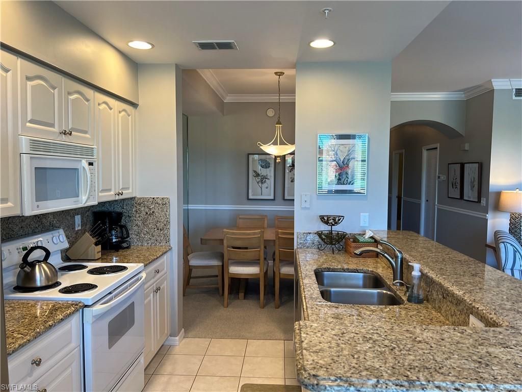 7625 Arbor Lakes Ct, Unit 332, Naples, FL 34112 Photo