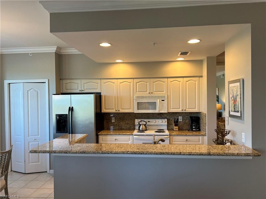 7625 Arbor Lakes Ct, Unit 332, Naples, FL 34112 Photo