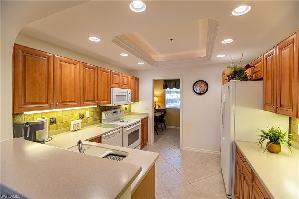 7401 Bella Lago Dr, Unit 522, Fort Myers Beach, FL 33931 Photo