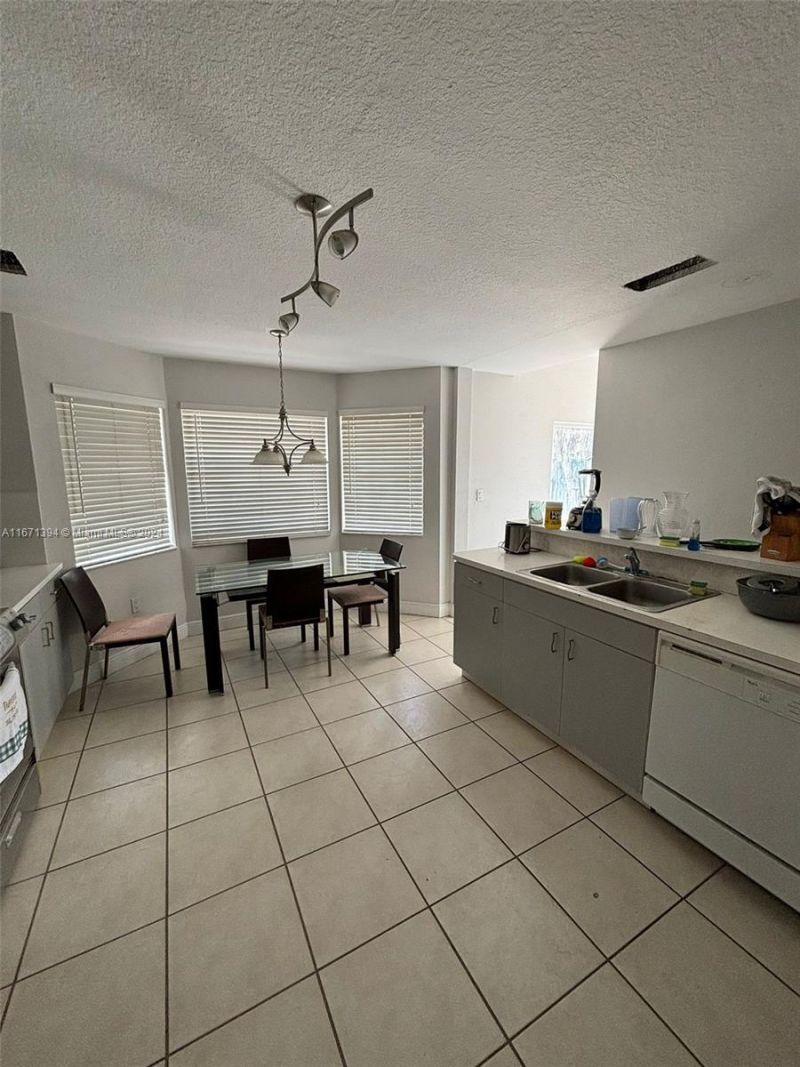 15802 SW 99th St, Miami, FL 33196 Photo